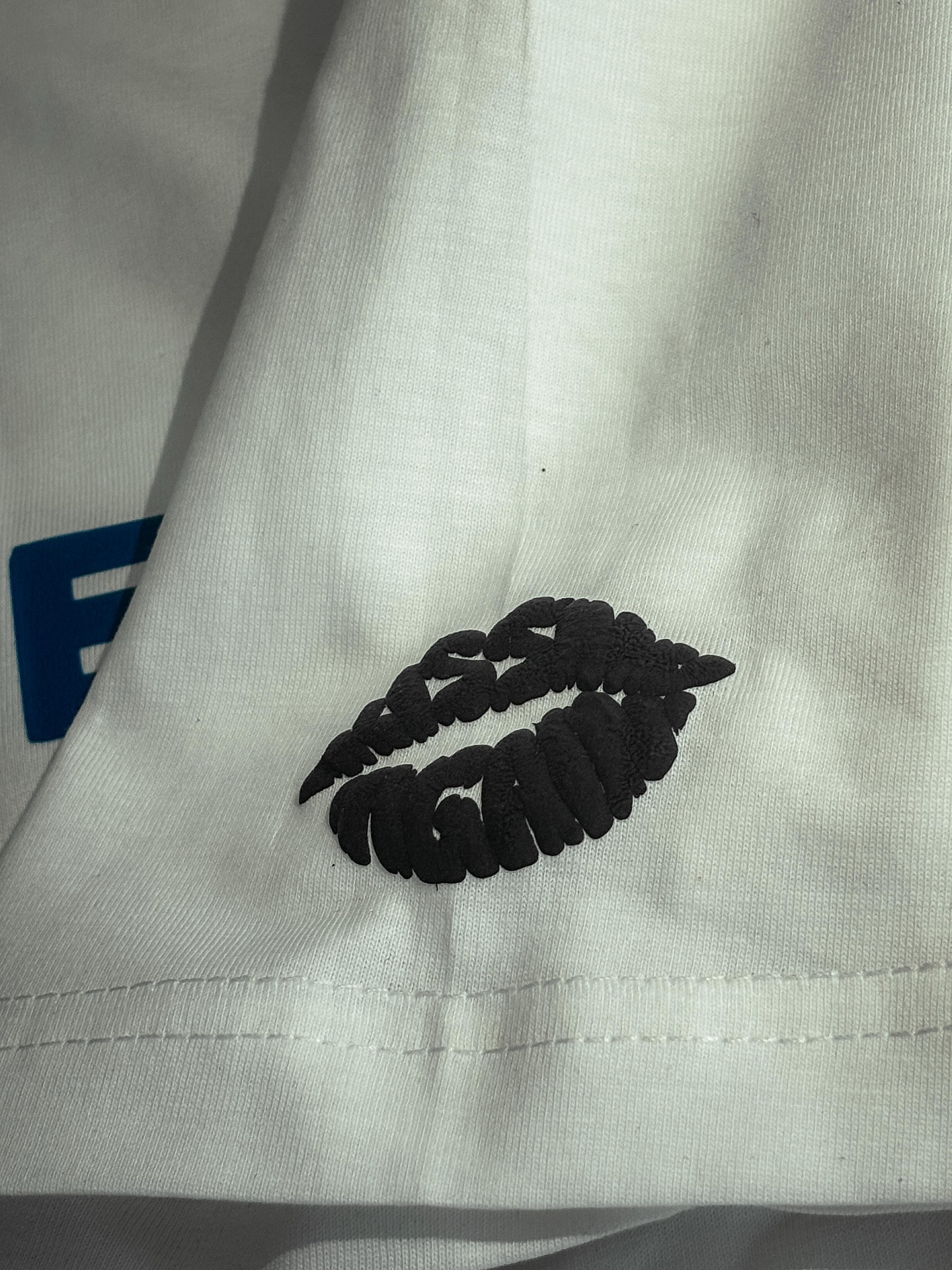 T-shirt with lip design